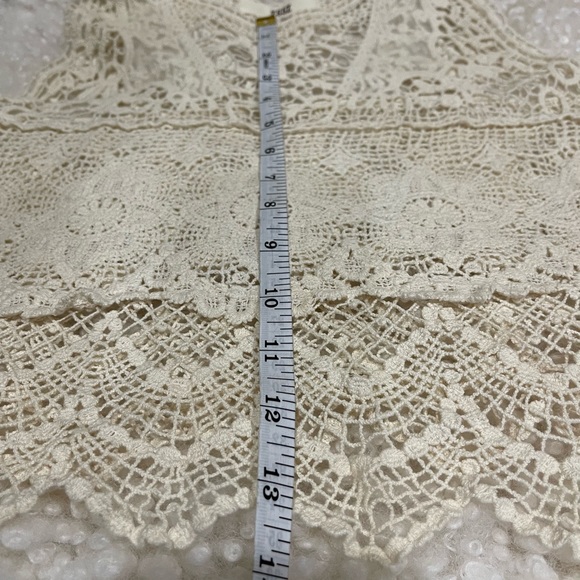 ISSI Boho Lace Crop Top - Picture 7 of 7